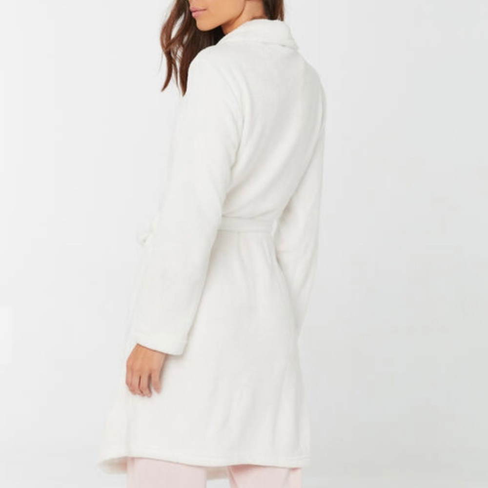 NWT Soft Cozy White Fleece Bathrobe
